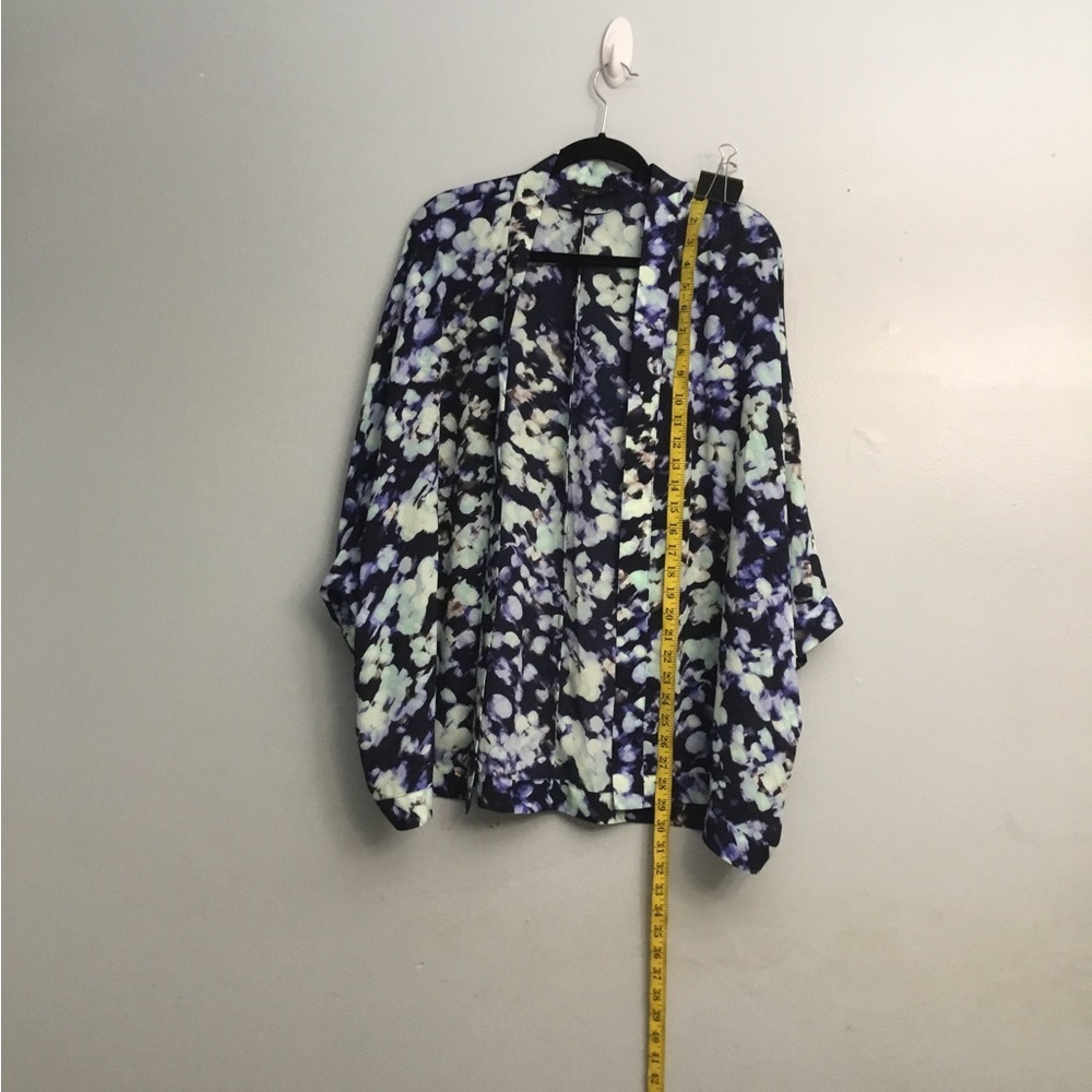 Apt. 9 Abstract Blue and White kimono